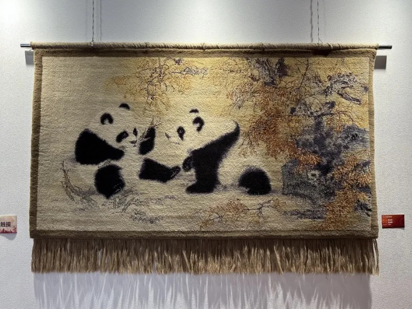 240715隆兴集团出席“2024大美天津-匠心精品-赋能未来工艺美术精品展开幕式”(6) 240715隆兴集团出席“2024大美天津-匠心精品-赋能未来工艺美术精品展开幕式”(6)