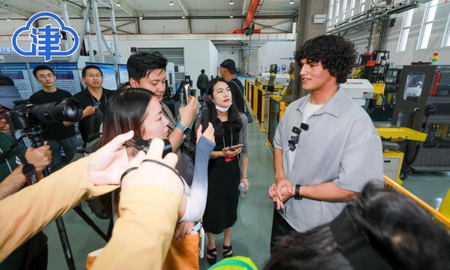 00610545121_i1000900000540a0_3efceb48 00610545121_i1000900000540a0_3efceb48